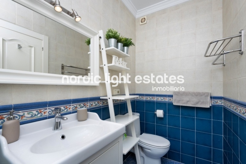 Elegant and modern apartment with sea views in the old town 