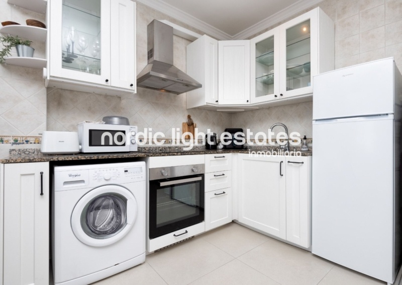 Elegant and modern apartment with sea views in the old town 