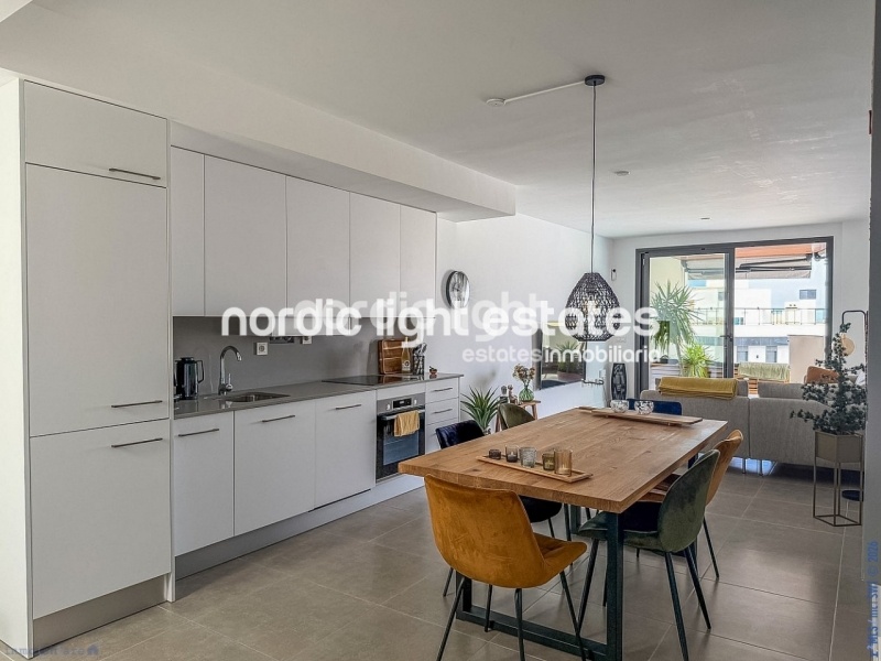 Excellent apartment with parking space, store room and pool