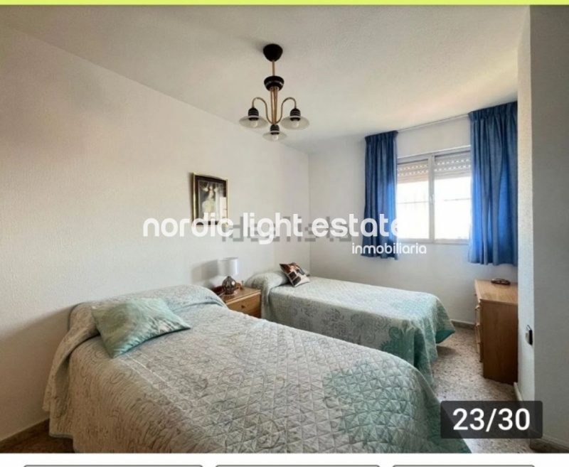 Apartment with sea views in an excellent location 