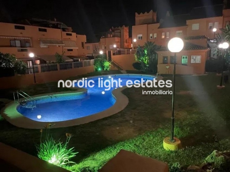 Semi-detached house with 2 parking spaces, several terraces and swimming pool 