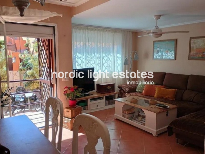 Semi-detached house with 2 parking spaces, several terraces and swimming pool 