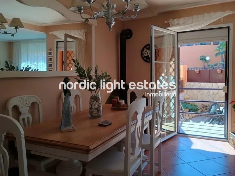 Semi-detached house with 2 parking spaces, several terraces and swimming pool 
