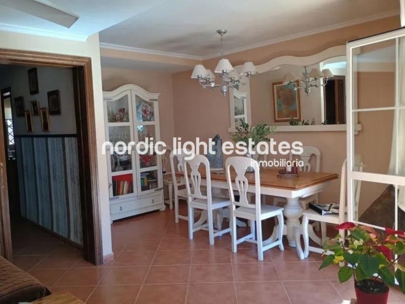 Semi-detached house with 2 parking spaces, several terraces and swimming pool 
