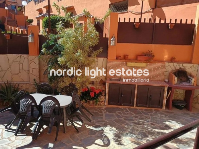 Semi-detached house with 2 parking spaces, several terraces and swimming pool 