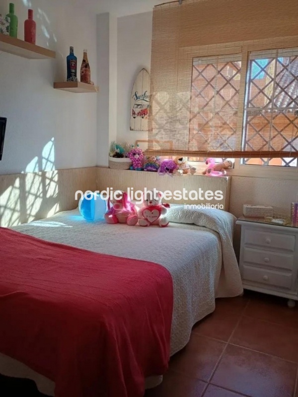 Semi-detached house with 2 parking spaces, several terraces and swimming pool 