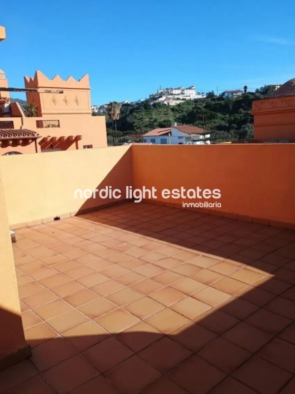 Semi-detached house with 2 parking spaces, several terraces and swimming pool 