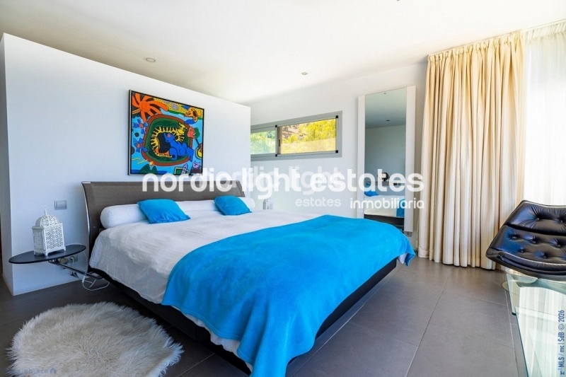Exclusive luxury villa with 2 guest accommodations