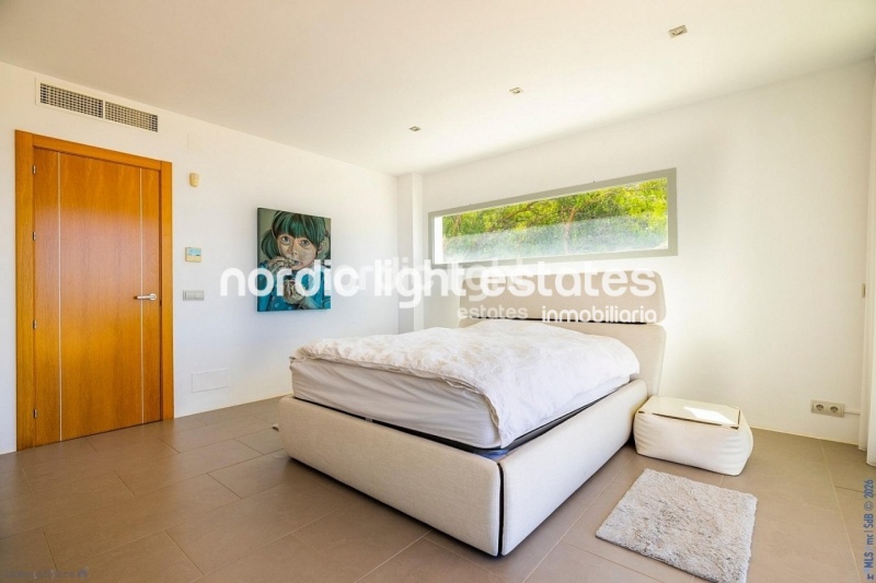 Exclusive luxury villa with 2 guest accommodations