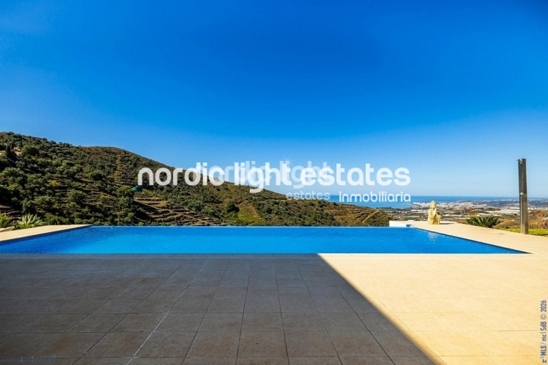 Exclusive luxury villa with 2 guest accommodations