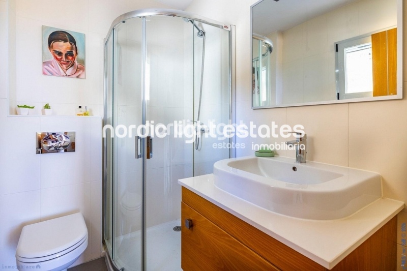 Exclusive luxury villa with 2 guest accommodations