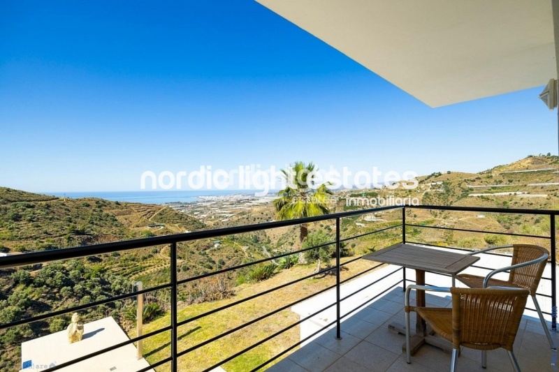 Exclusive luxury villa with 2 guest accommodations
