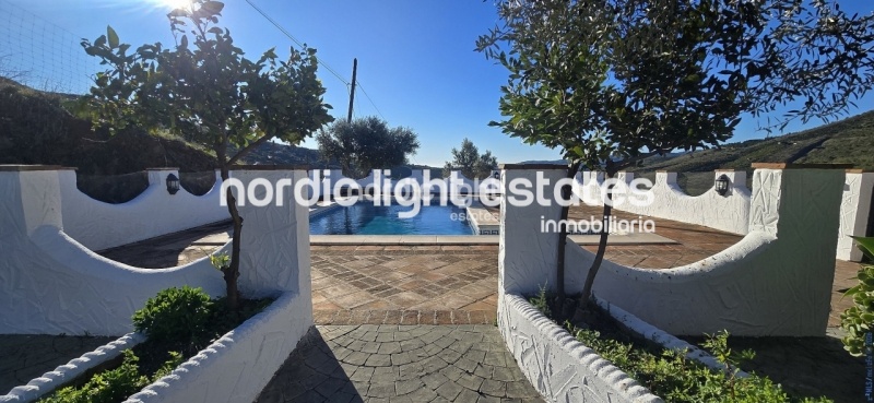 Extraordinaria casa de campo con una zona exterior maravillosa