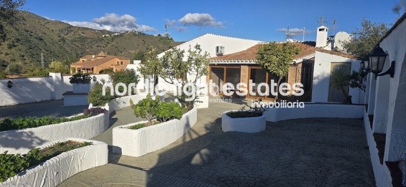 Extraordinaria casa de campo con una zona exterior maravillosa
