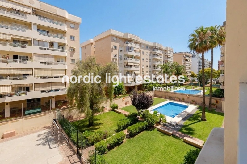 Bright apartment with parking space, terrace and swimming pool 