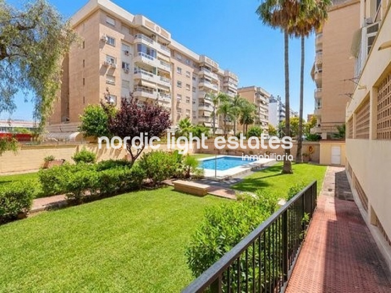 Bright apartment with parking space, terrace and swimming pool 
