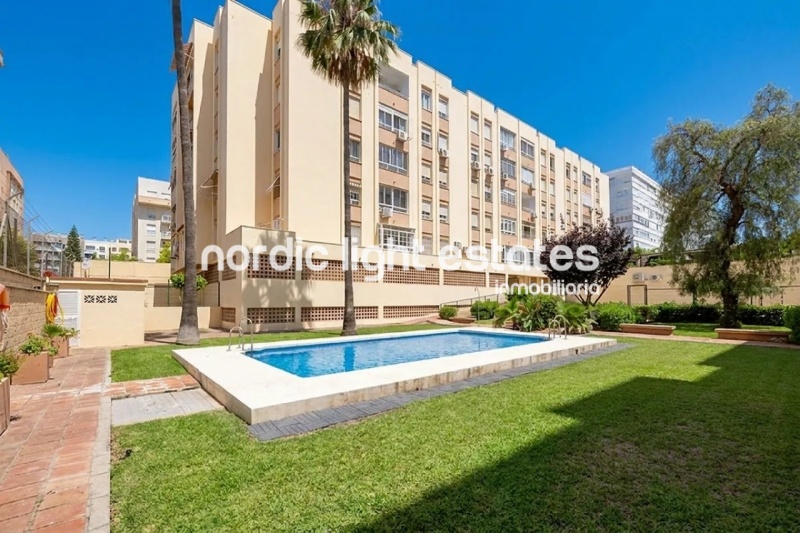Bright apartment with parking space, terrace and swimming pool 