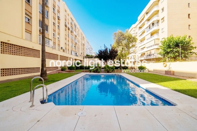 Bright apartment with parking space, terrace and swimming pool 