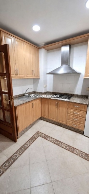 Bright apartment with parking space, terrace and swimming pool 