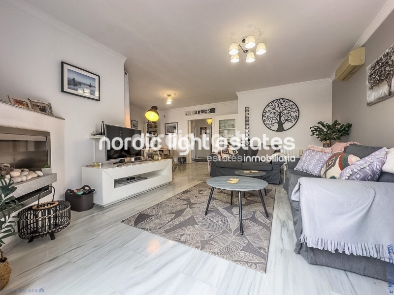 Estupendo villa independiente con apartamento de invitados y cochera