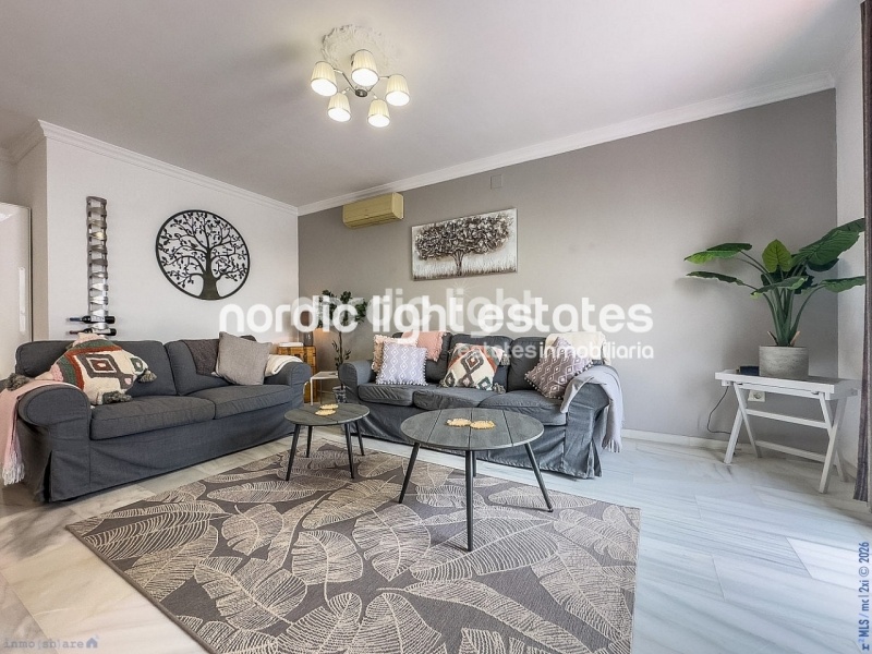 Estupendo villa independiente con apartamento de invitados y cochera