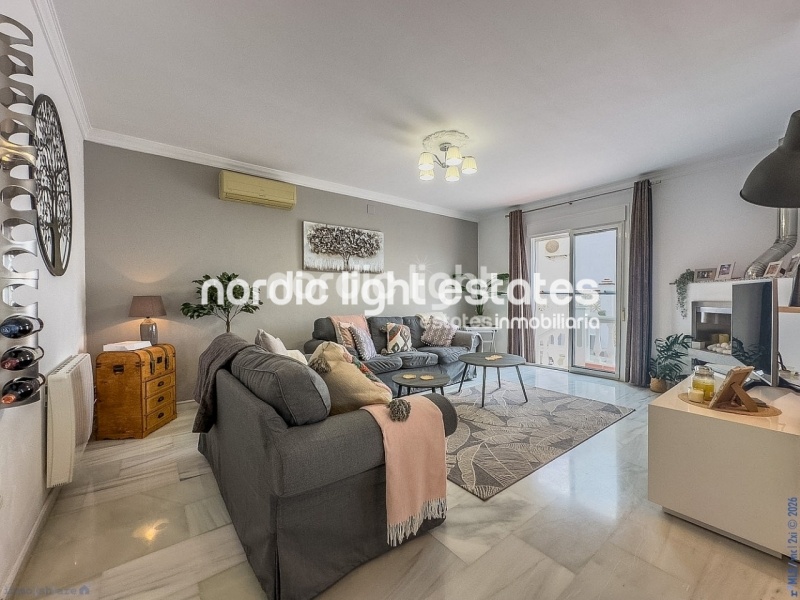 Estupendo villa independiente con apartamento de invitados y cochera