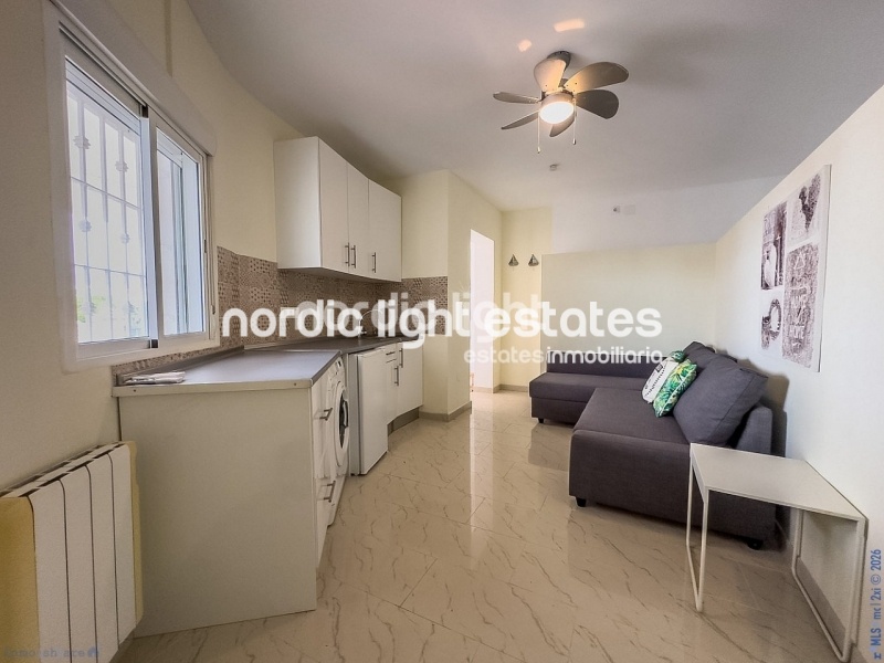 Estupendo villa independiente con apartamento de invitados y cochera