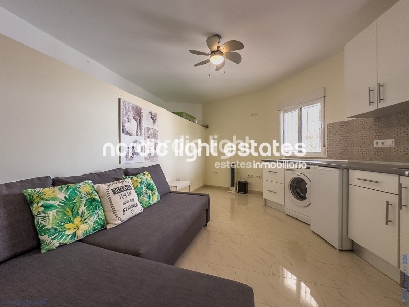 Estupendo villa independiente con apartamento de invitados y cochera