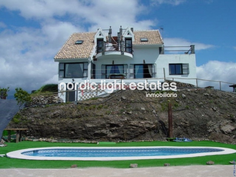 Propiedades similares Espléndida villa de 4 dormitorios entre Frigiliana y Torrox