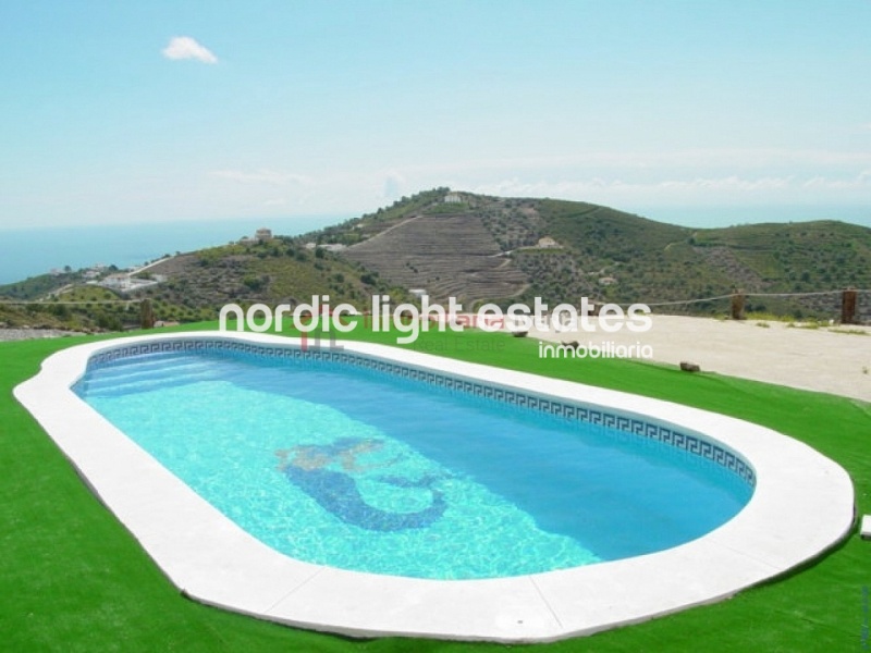 Propiedades similares Espléndida villa de 4 dormitorios entre Frigiliana y Torrox