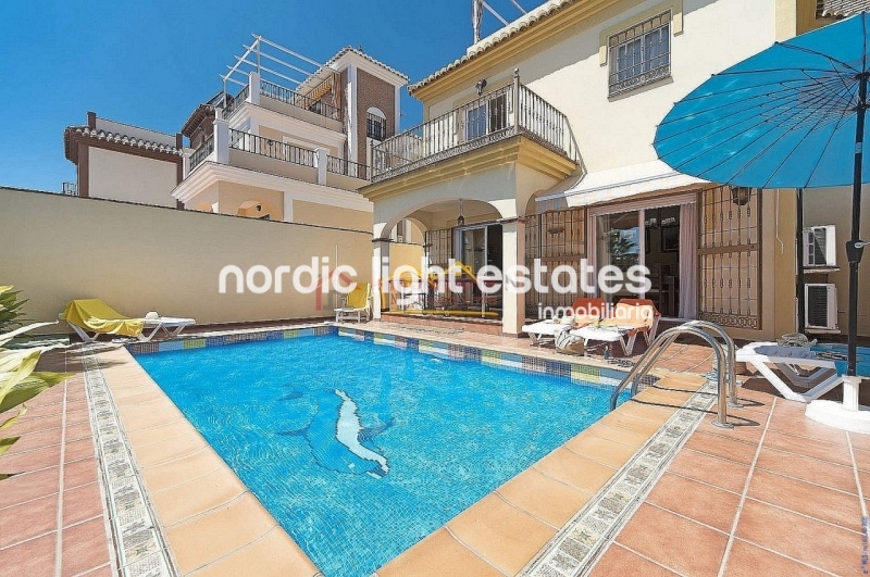 Similar properties Villa with pool in Nerja