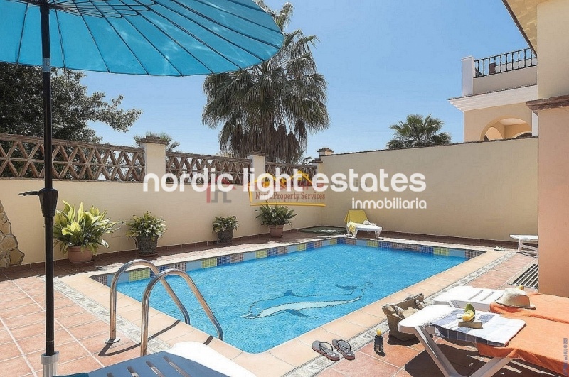 Similar properties Villa with pool in Nerja