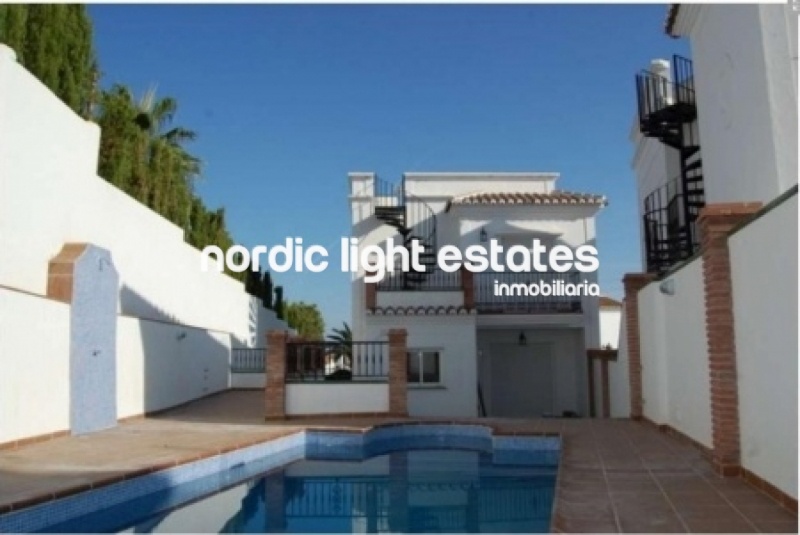 Villa with pool in Nerja 